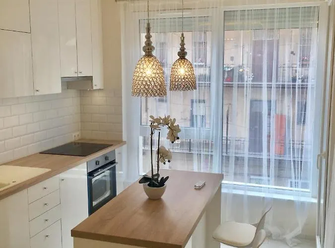 Cloe Free Garage Apartman