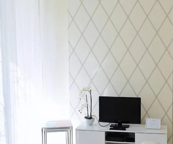 Cloe Free Garage Apartman
